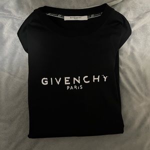 Givenchy cracked logo t shirt